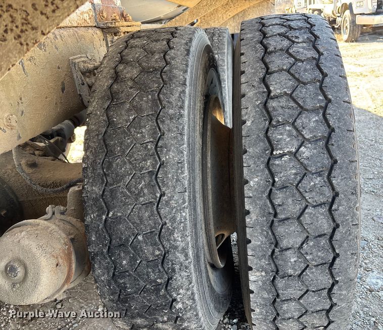 image for item FC1523 2003 Sterling L8500 ready mix truck