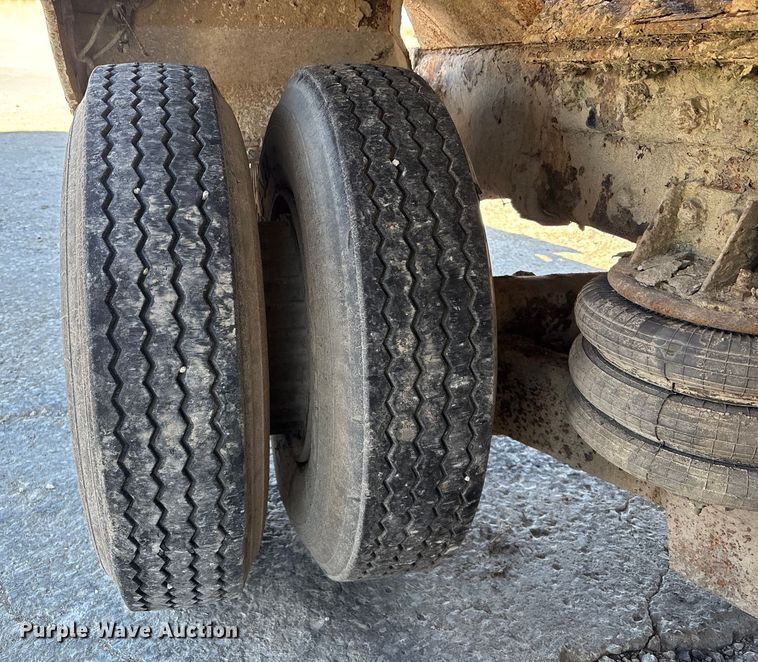 image for item FC1523 2003 Sterling L8500 ready mix truck