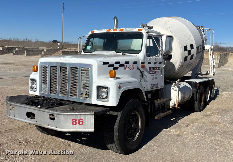 image for item FC1524 1994 International F-2574 ready mix truck