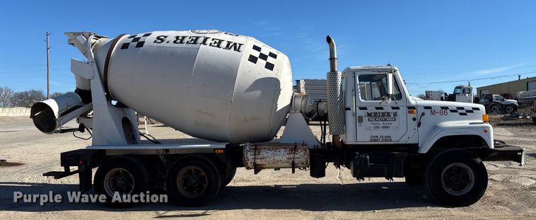 image for item FC1524 1994 International F-2574 ready mix truck
