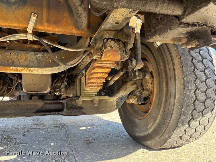 image for item FC1524 1994 International F-2574 ready mix truck