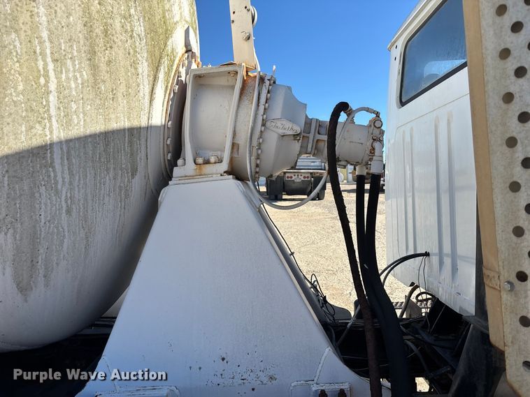 image for item FC1524 1994 International F-2574 ready mix truck