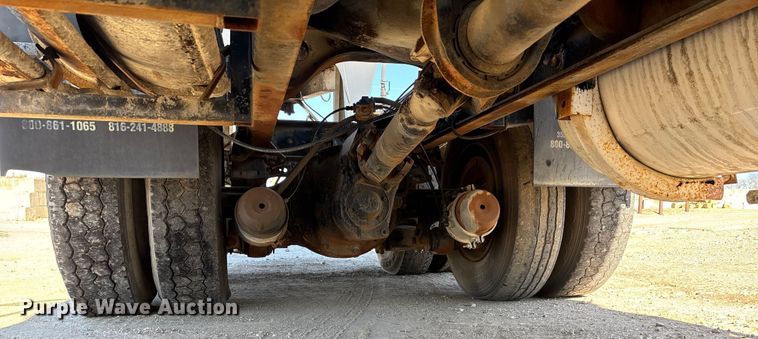 image for item FC1524 1994 International F-2574 ready mix truck