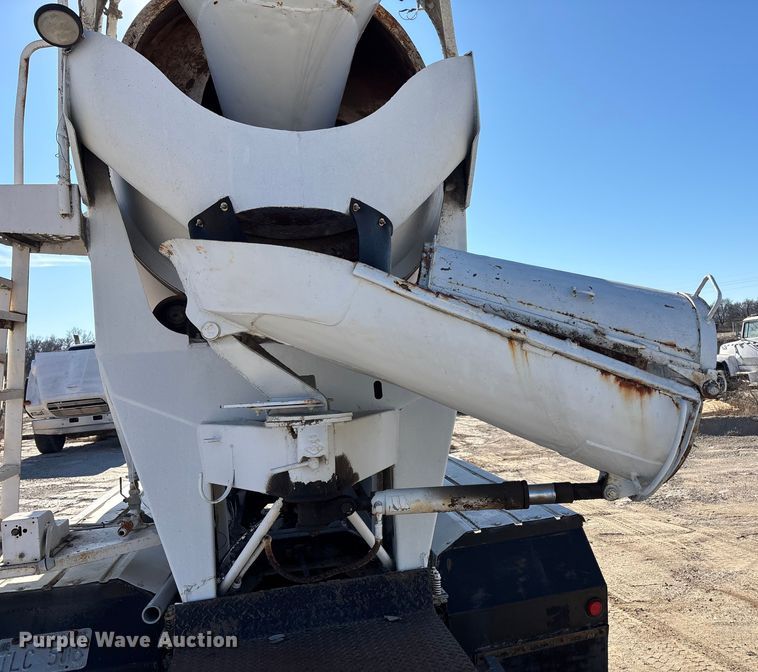 image for item FC1524 1994 International F-2574 ready mix truck