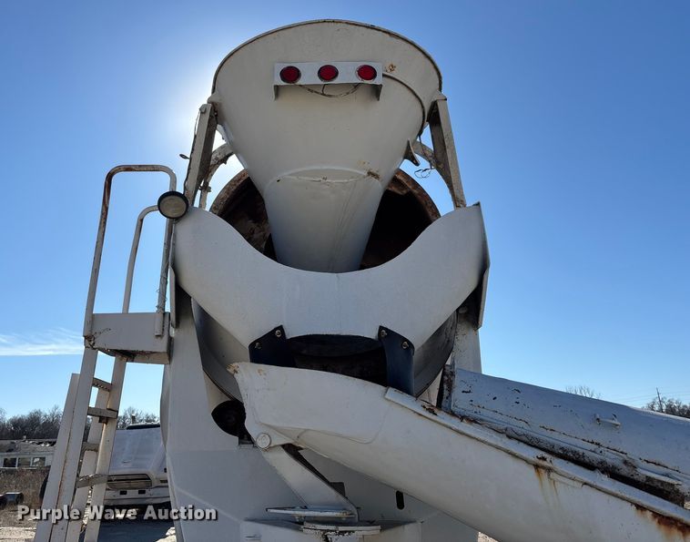 image for item FC1524 1994 International F-2574 ready mix truck