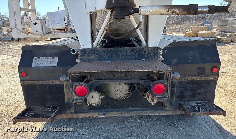 image for item FC1524 1994 International F-2574 ready mix truck