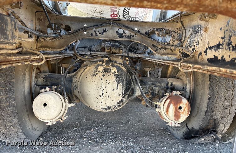 image for item FC1524 1994 International F-2574 ready mix truck