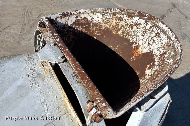 image for item FC1524 1994 International F-2574 ready mix truck