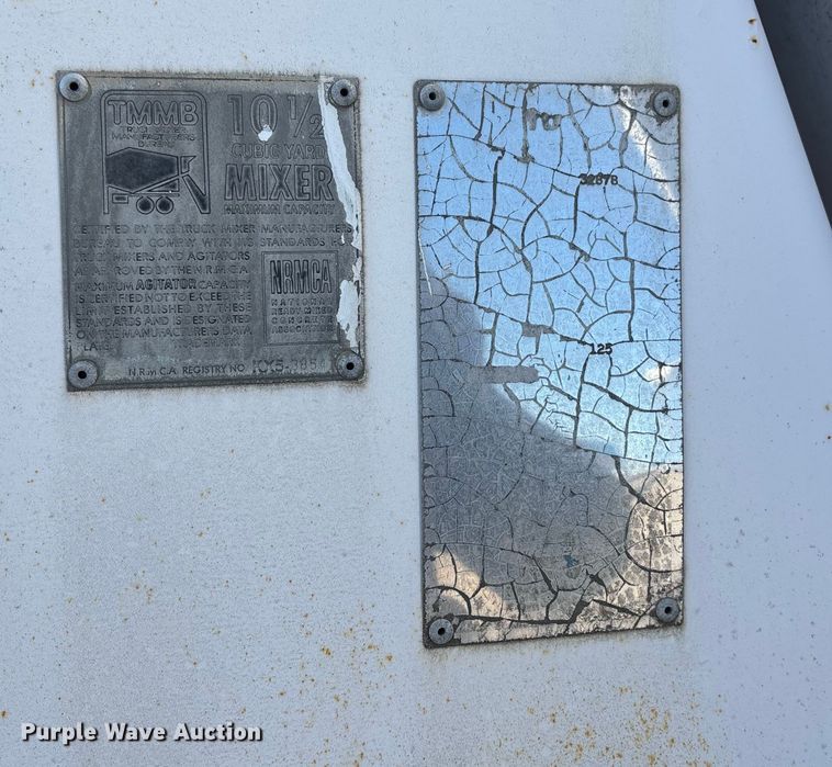 image for item FC1524 1994 International F-2574 ready mix truck