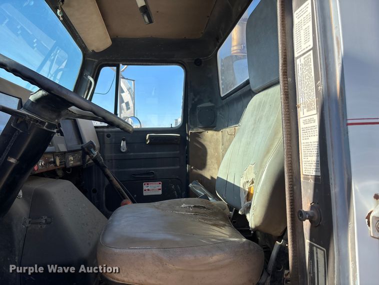 image for item FC1524 1994 International F-2574 ready mix truck