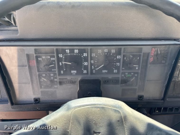 image for item FC1524 1994 International F-2574 ready mix truck