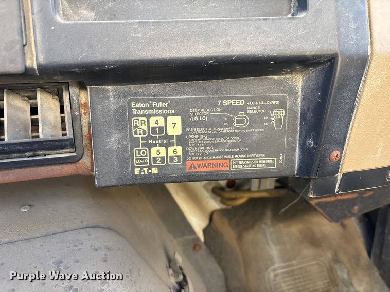 image for item FC1524 1994 International F-2574 ready mix truck