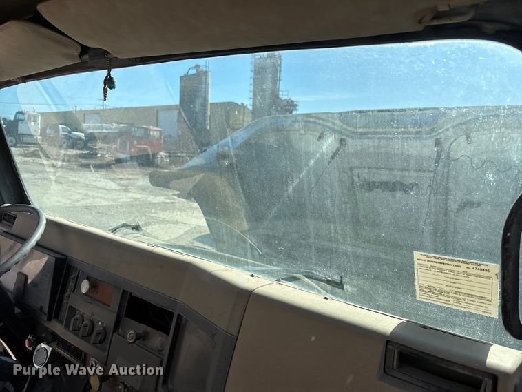 image for item FC1524 1994 International F-2574 ready mix truck