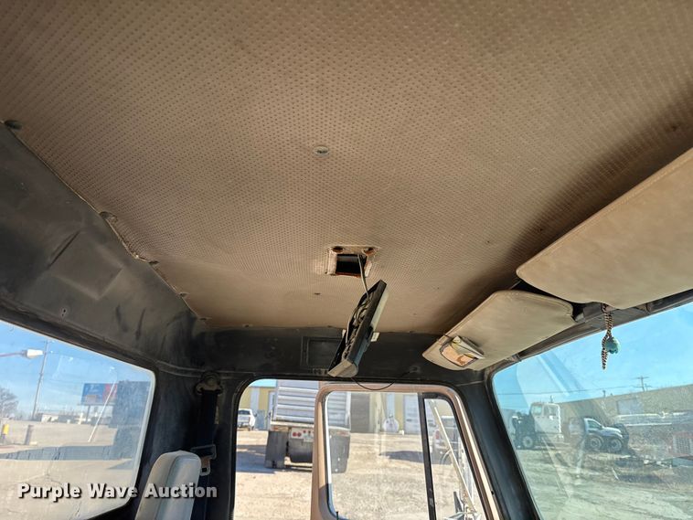 image for item FC1524 1994 International F-2574 ready mix truck