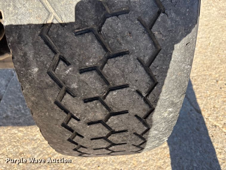 image for item FC1524 1994 International F-2574 ready mix truck