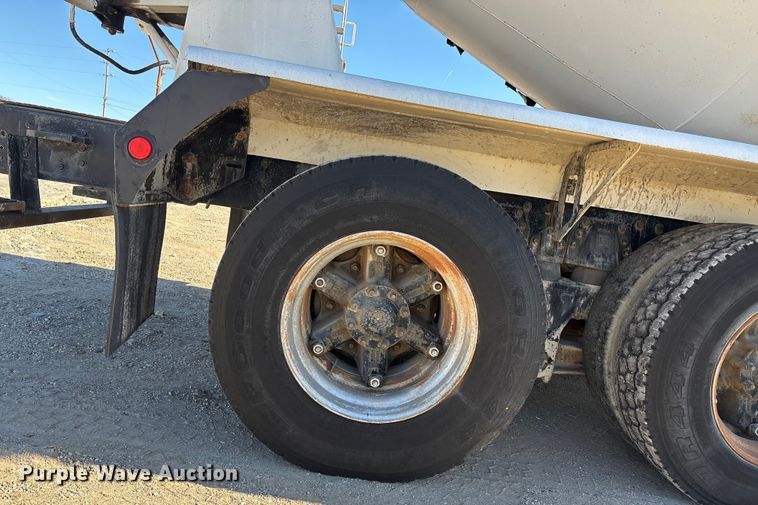 image for item FC1524 1994 International F-2574 ready mix truck