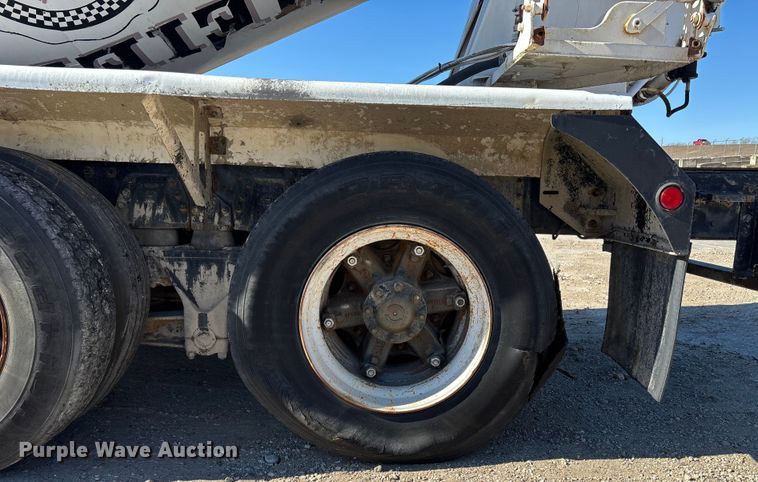 image for item FC1524 1994 International F-2574 ready mix truck