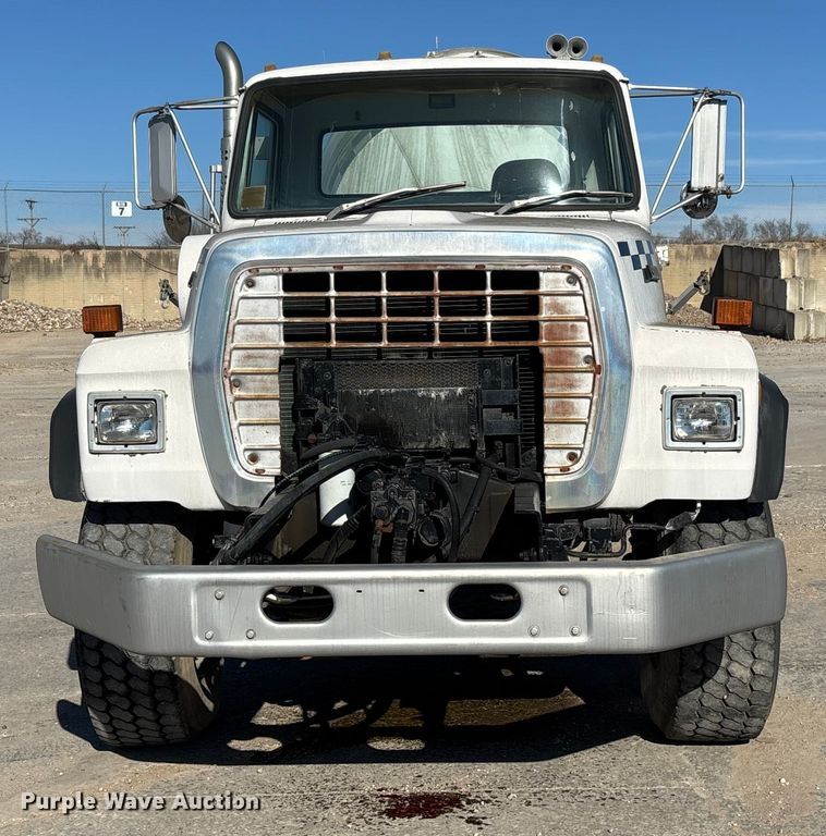 image for item FC1525 1988 Ford LT9000 ready mix truck