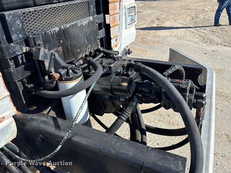 image for item FC1525 1988 Ford LT9000 ready mix truck
