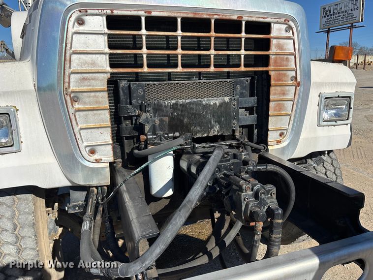 image for item FC1525 1988 Ford LT9000 ready mix truck