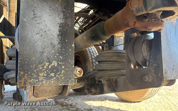 image for item FC1525 1988 Ford LT9000 ready mix truck