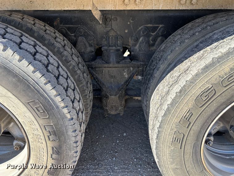 image for item FC1525 1988 Ford LT9000 ready mix truck