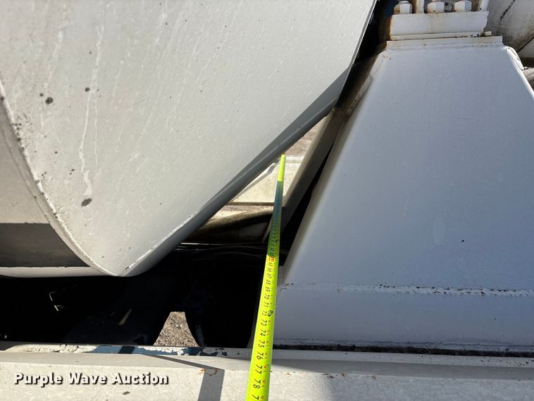 image for item FC1525 1988 Ford LT9000 ready mix truck