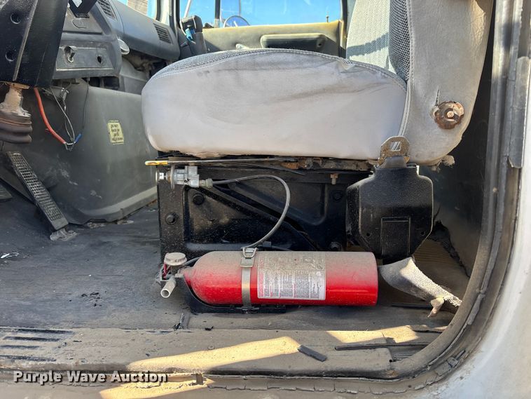 image for item FC1525 1988 Ford LT9000 ready mix truck