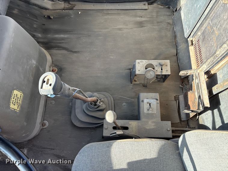 image for item FC1525 1988 Ford LT9000 ready mix truck