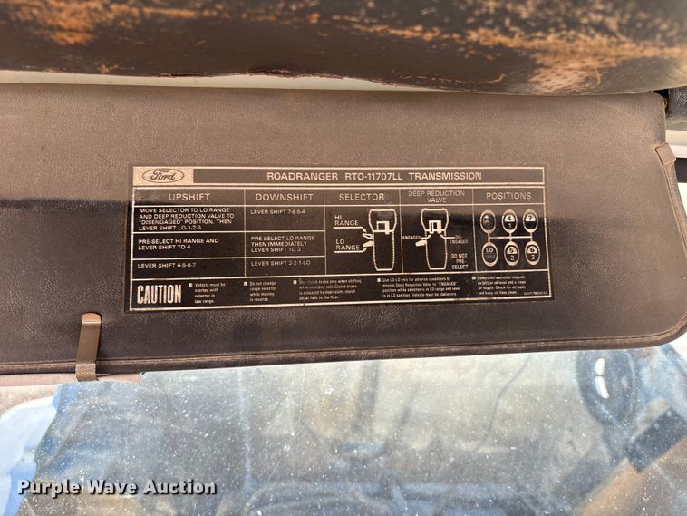 image for item FC1525 1988 Ford LT9000 ready mix truck