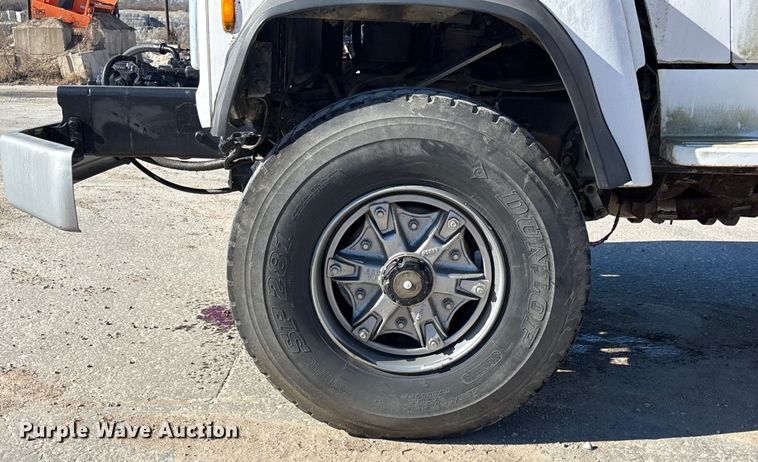 image for item FC1525 1988 Ford LT9000 ready mix truck