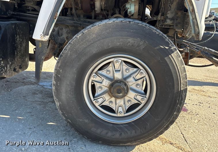 image for item FC1525 1988 Ford LT9000 ready mix truck