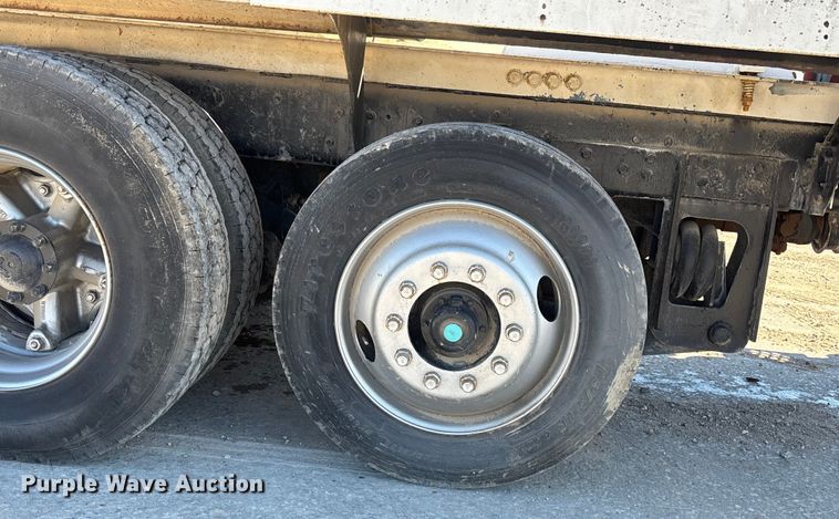 image for item FC1525 1988 Ford LT9000 ready mix truck