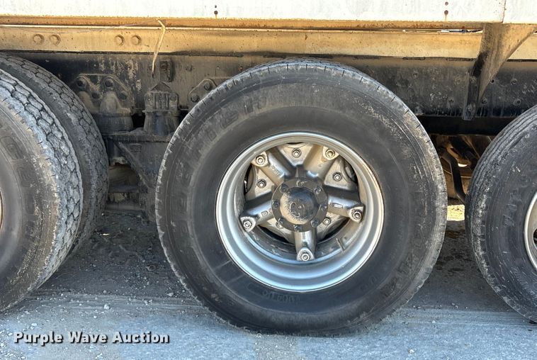 image for item FC1525 1988 Ford LT9000 ready mix truck