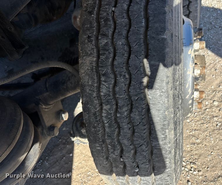 image for item FC1525 1988 Ford LT9000 ready mix truck