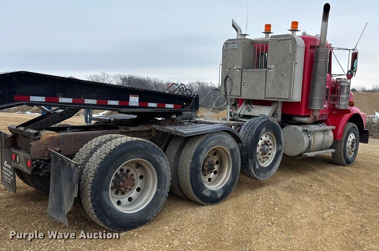 image for item FC1531 2003 Kenworth T800 semi truck
