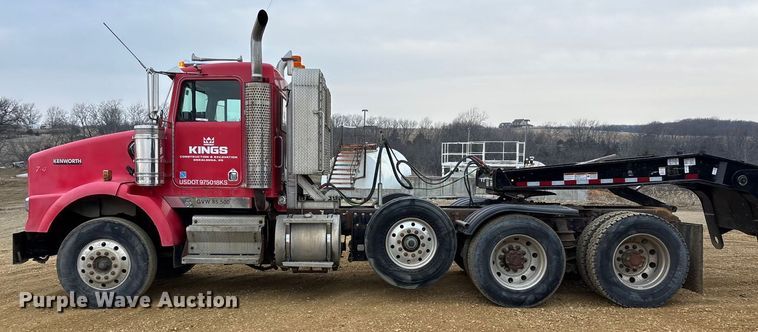 image for item FC1531 2003 Kenworth T800 semi truck
