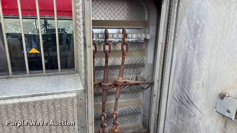 image for item FC1531 2003 Kenworth T800 semi truck