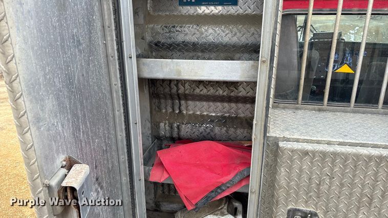 image for item FC1531 2003 Kenworth T800 semi truck