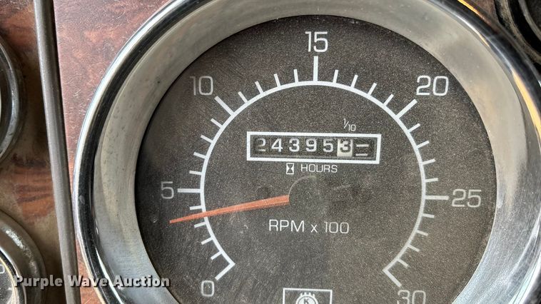 image for item FC1531 2003 Kenworth T800 semi truck