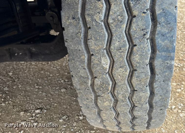 image for item FC1531 2003 Kenworth T800 semi truck