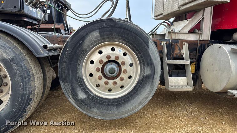 image for item FC1531 2003 Kenworth T800 semi truck