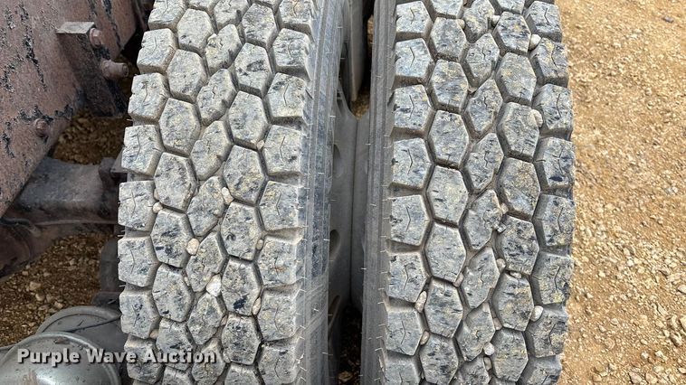 image for item FC1531 2003 Kenworth T800 semi truck