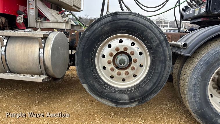 image for item FC1531 2003 Kenworth T800 semi truck