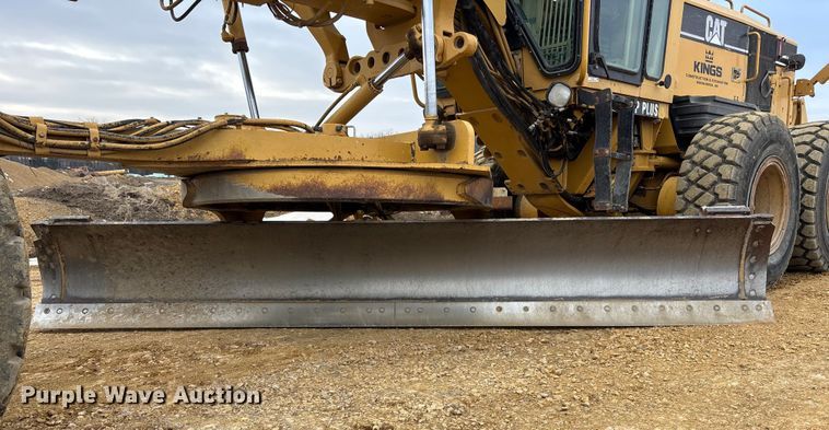 image for item FC1532 2001 Caterpillar 143H motor grader