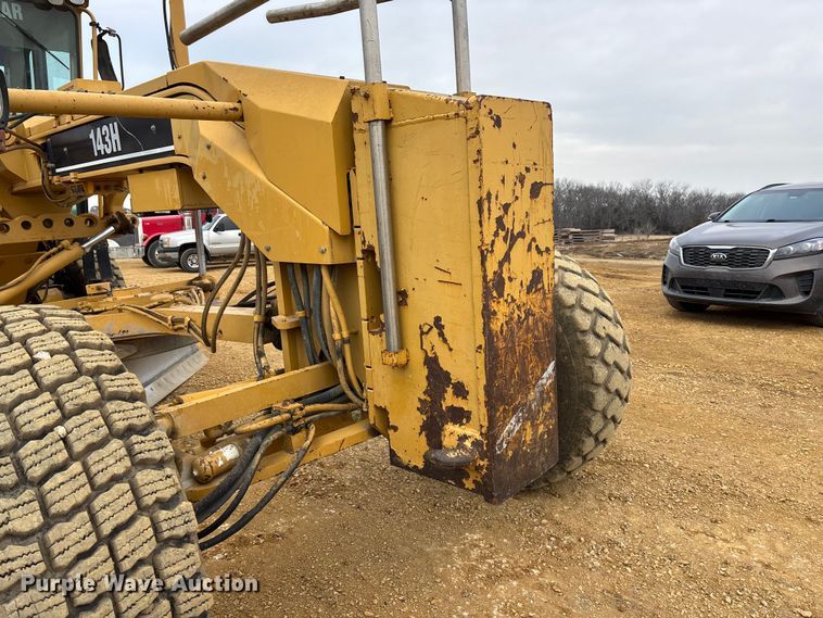 image for item FC1532 2001 Caterpillar 143H motor grader