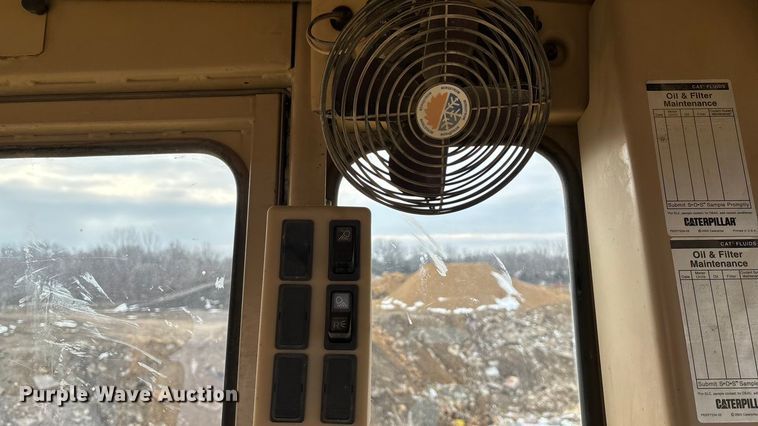 image for item FC1532 2001 Caterpillar 143H motor grader