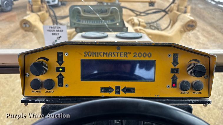 image for item FC1532 2001 Caterpillar 143H motor grader