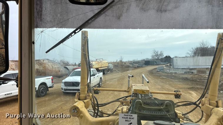 image for item FC1532 2001 Caterpillar 143H motor grader