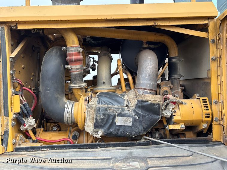 image for item FC1532 2001 Caterpillar 143H motor grader